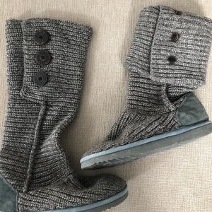 Ugg classic knit boots